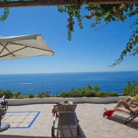 Villa Sleeps 6 T721533