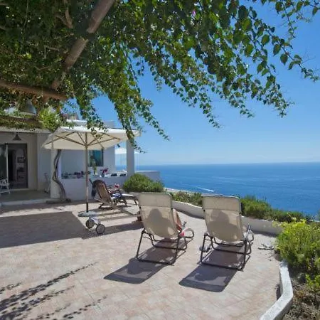 Villa Sleeps 6 T721533