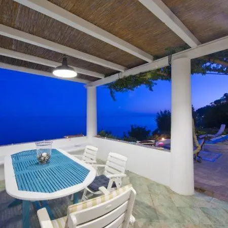 Sleeps 6 T721533 Villa Praiano