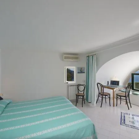 Villa Sleeps 6 T721533 *